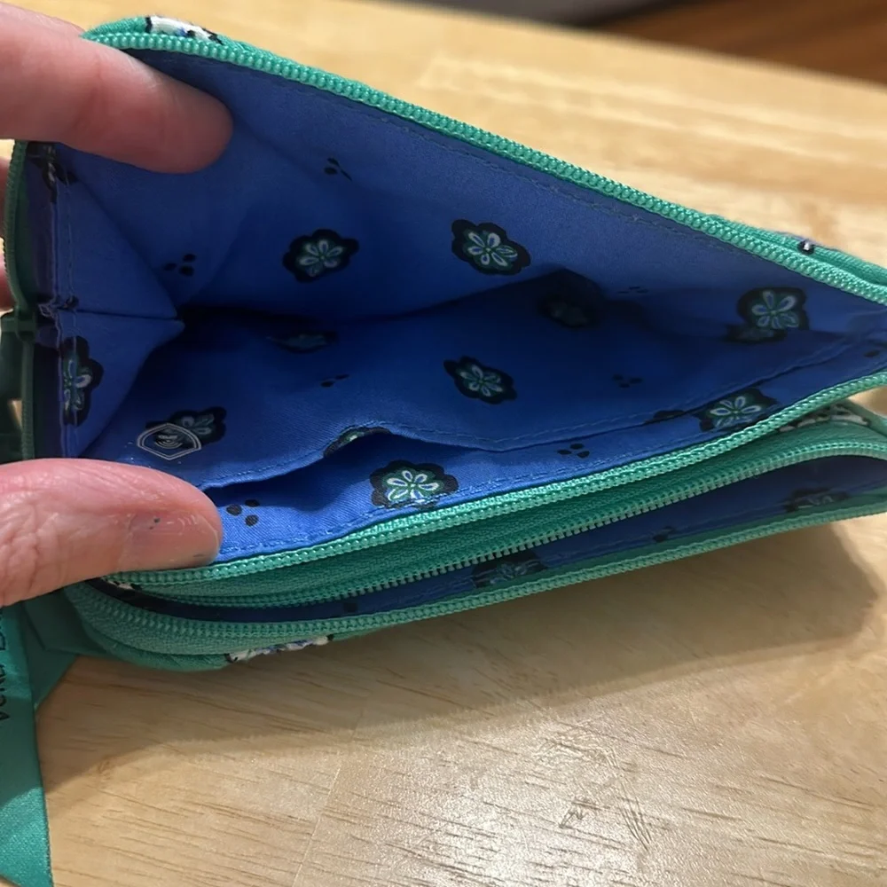 Vera‎ Bradley small wristlet green